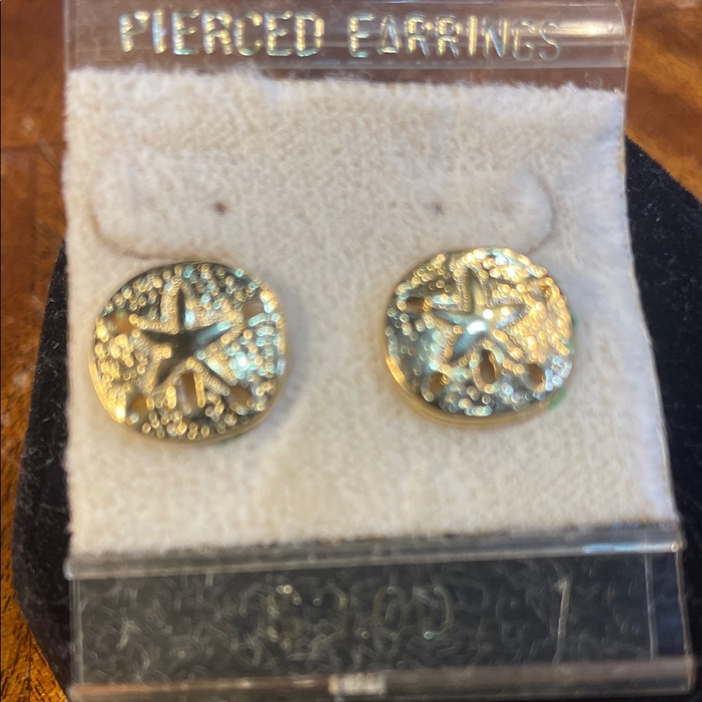 Gold Starfish Pierced Earrings 1970s original packaging high quality vintage